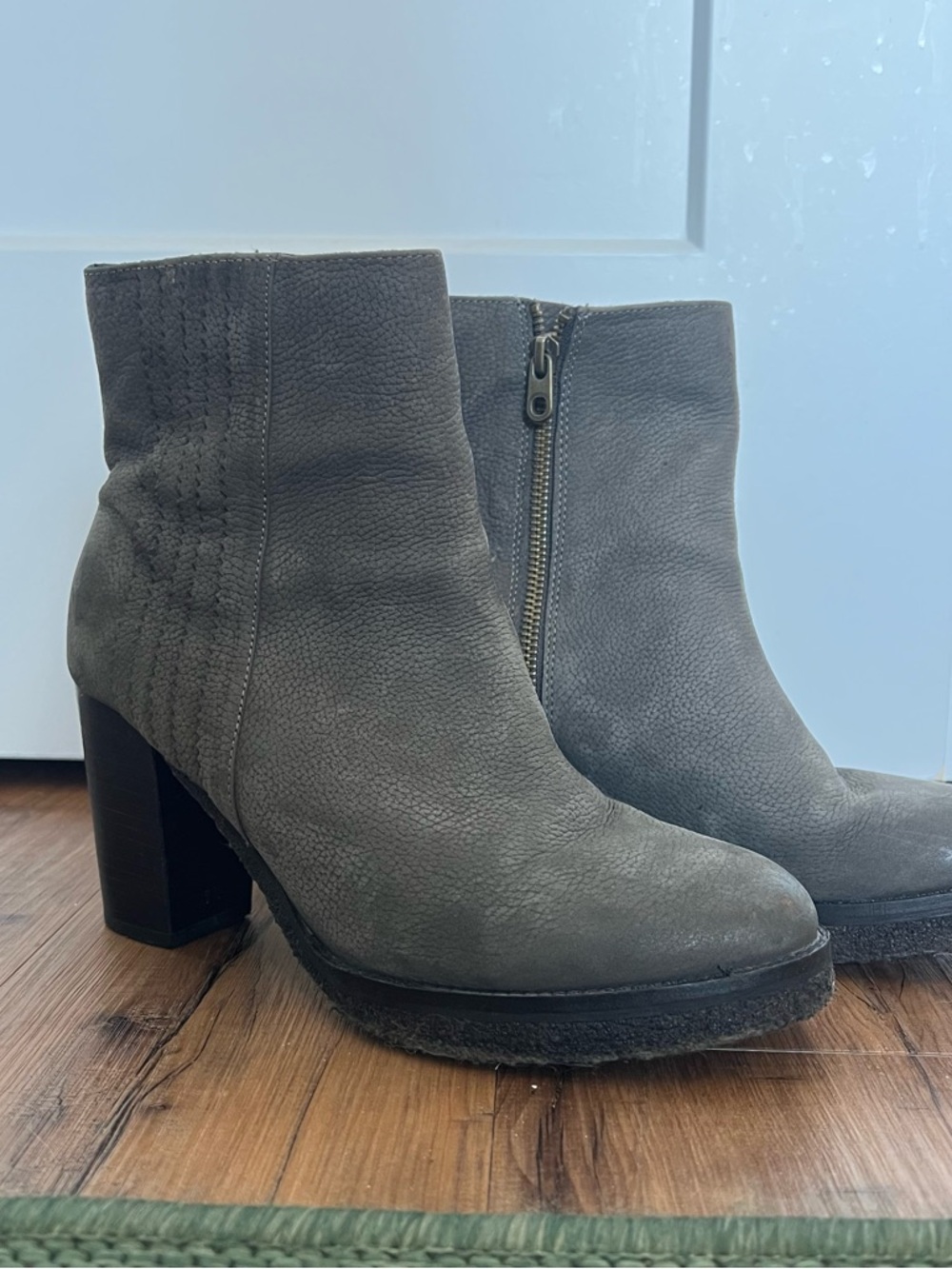 Liebskind Berlin Women's Grey Leather Ankle Boot with Block Heels